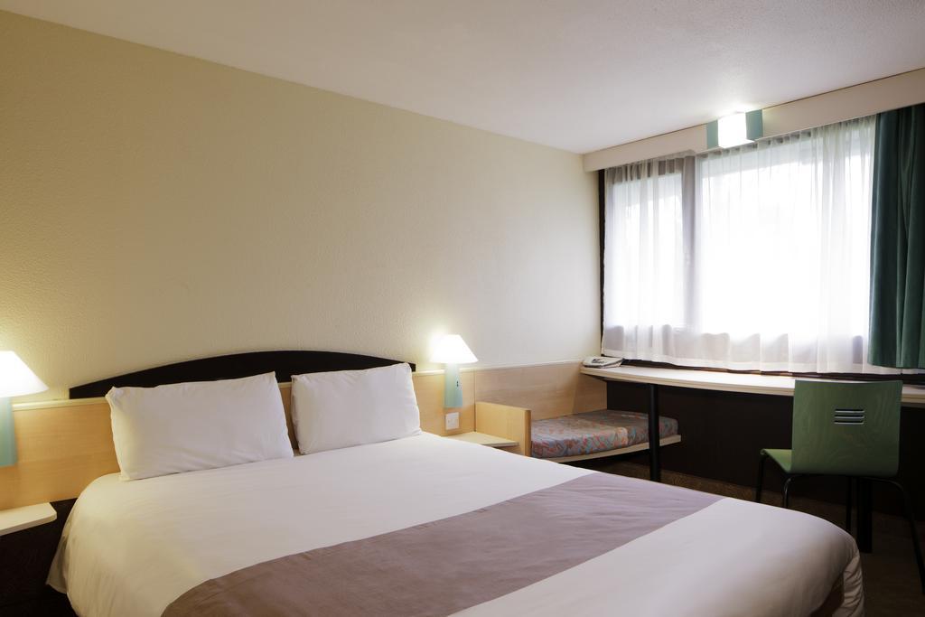 Hotel Ibis Charleroi Airport Brussels South Fleurus Esterno foto