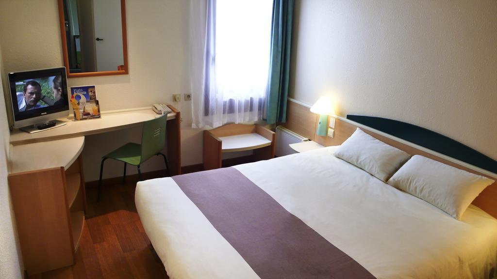 Hotel Ibis Charleroi Airport Brussels South Fleurus Esterno foto