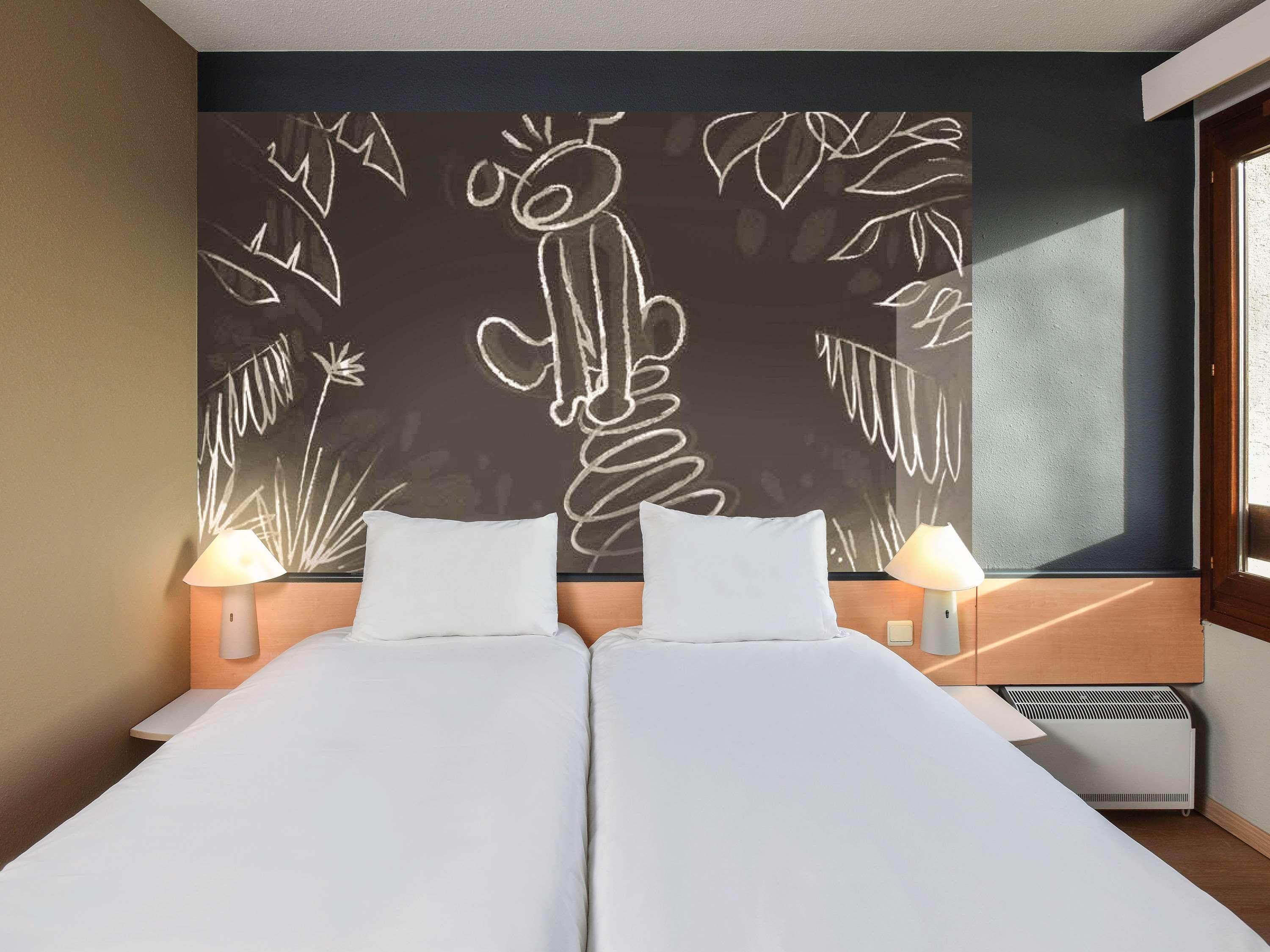 Hotel Ibis Charleroi Airport Brussels South Fleurus Esterno foto