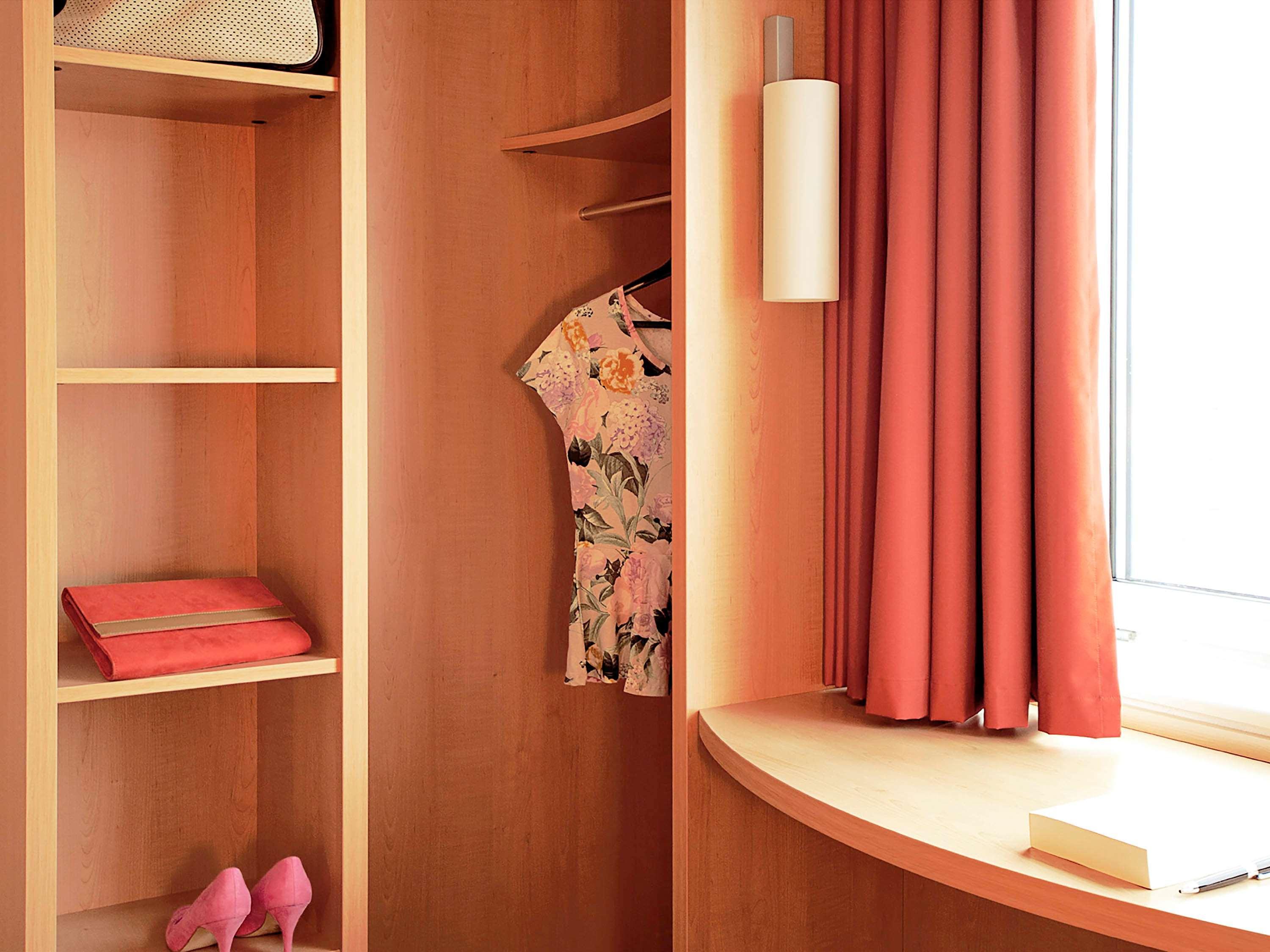 Hotel Ibis Charleroi Airport Brussels South Fleurus Esterno foto